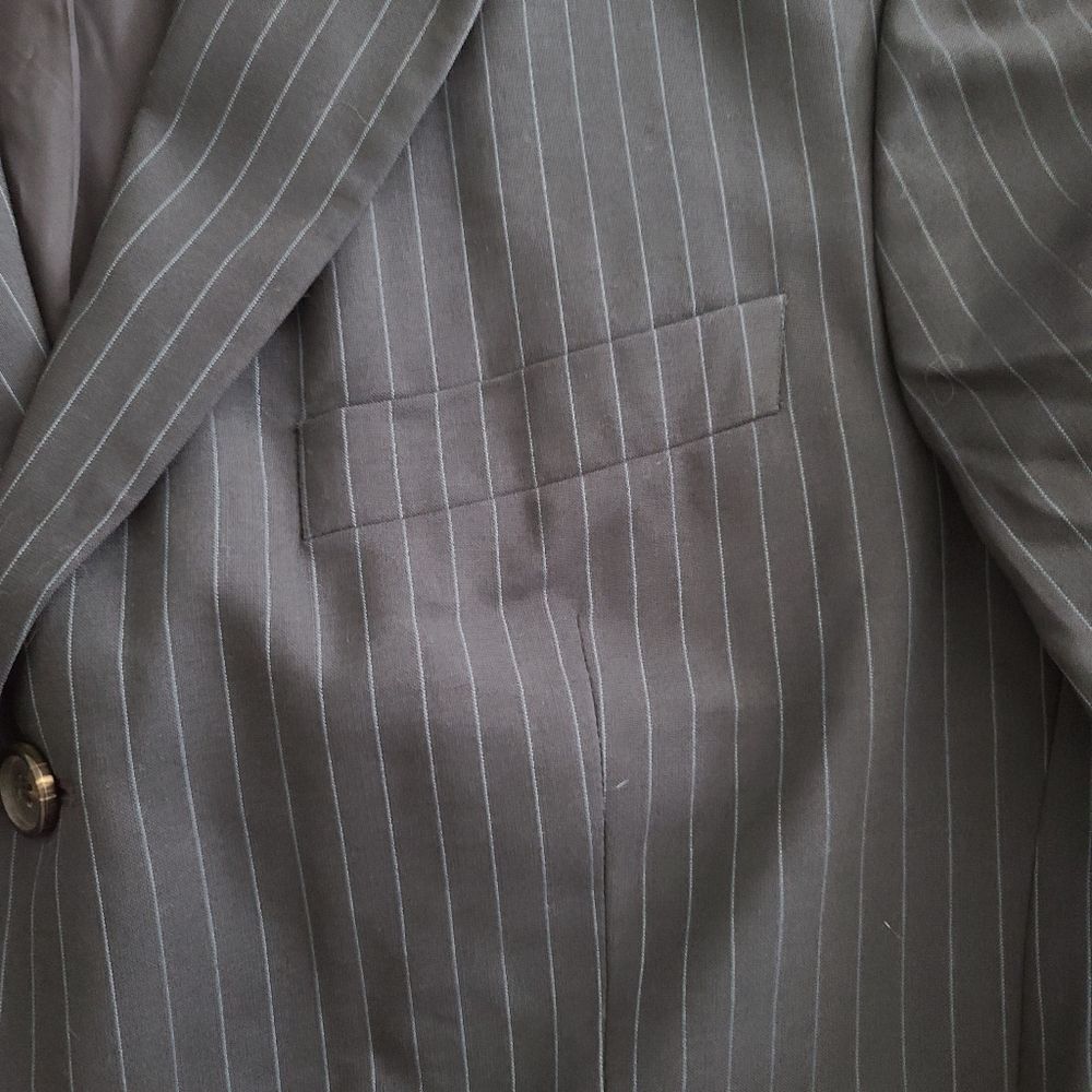 Hugo Boss Light and Dark Pinstripe Blue Blazer 40S - Picture 3 of 13